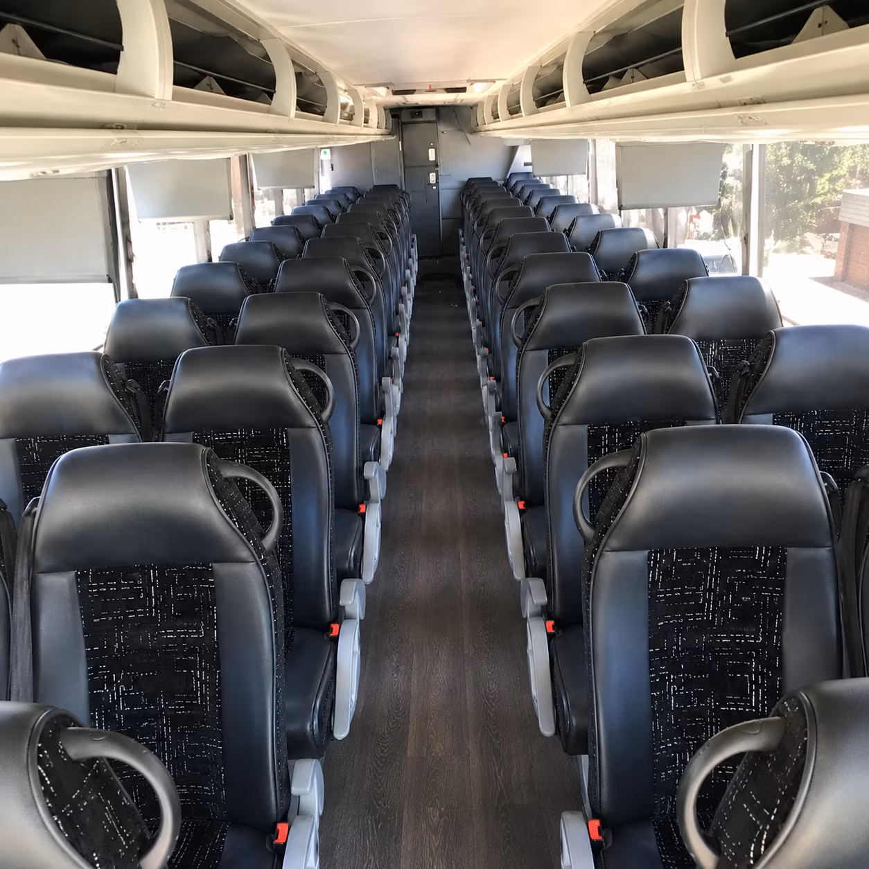 airport transfers to cak and cle for corporate groups